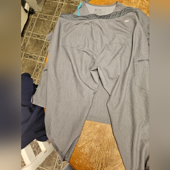 Figs Scrub Set In Gray WOMENS XL/P - Picture 4 of 9